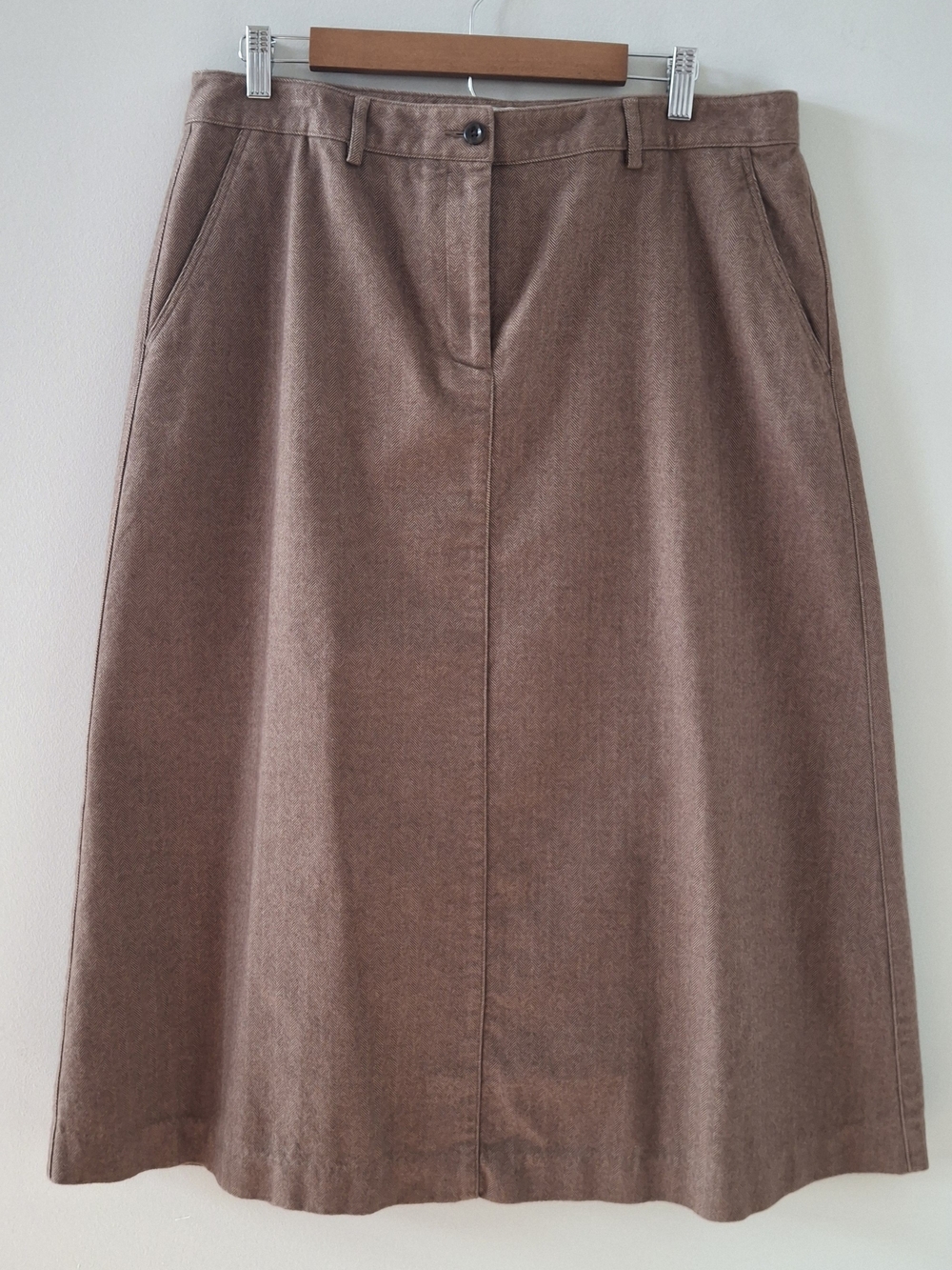 LL Bean Classic Taylored A-Line Brown Skirt with Front Button Pockets Maxi Skirt